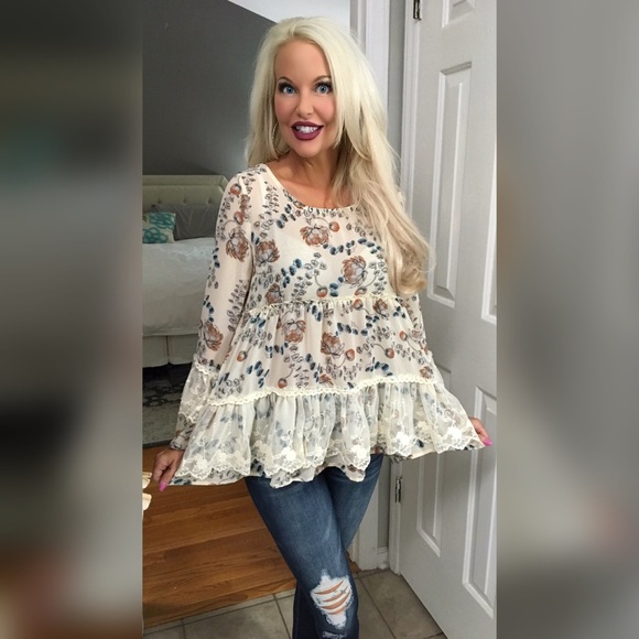 😊LAST 1! Oatmeal Ruffled Lace Floral Tunic! - Picture 3 of 5